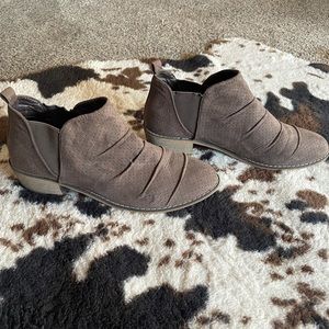 G.C. Women’s Booties size 8